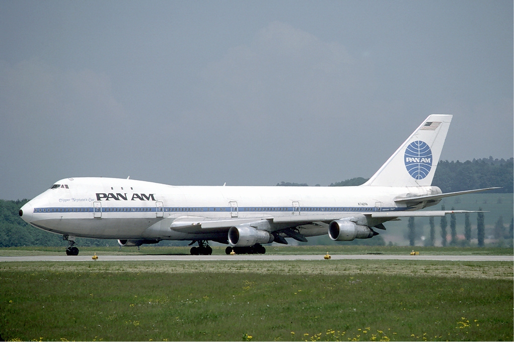 Pan_Am_Boeing_747_at_Zurich_Airport_in_May_1985